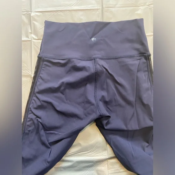 *New Conditon* Lululemon High Times Leggings with mesh panel - Picture 5 of 8